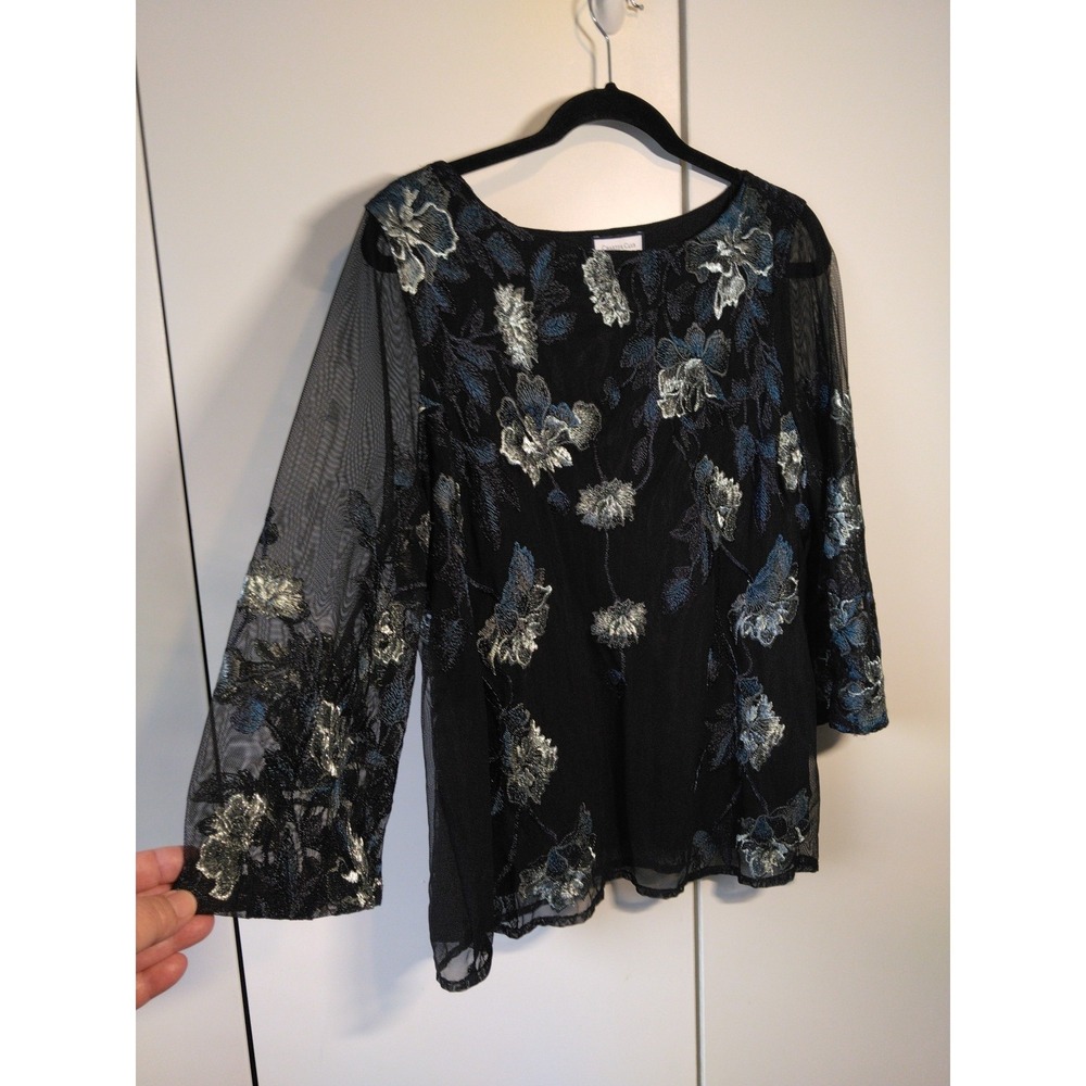 Women‎ Embroidered Mesh Overlay Top Size L Bell Sleeve Elegant Romantic Feminine